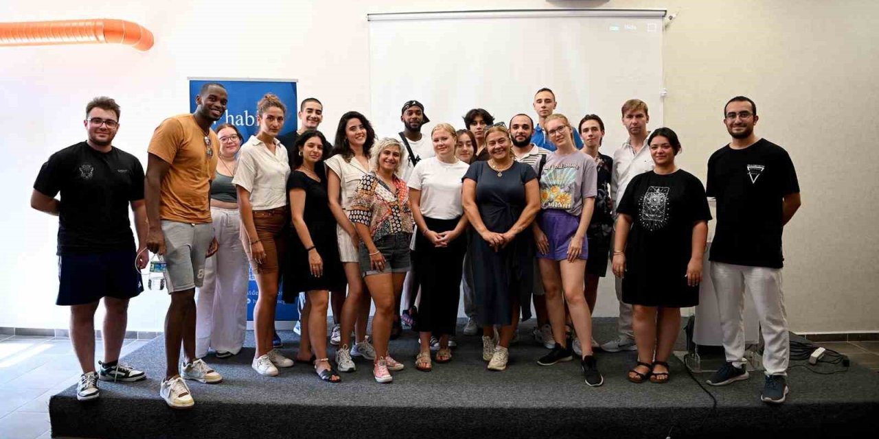 İstasyon Kuşadası’nda akıllı şehir uygulamaları eğitimi başladı