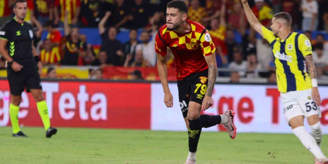 Romulo, performansıyla göz dolduruyor