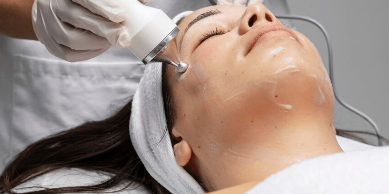 Hydrafacial işleminin aşamaları nelerdir?