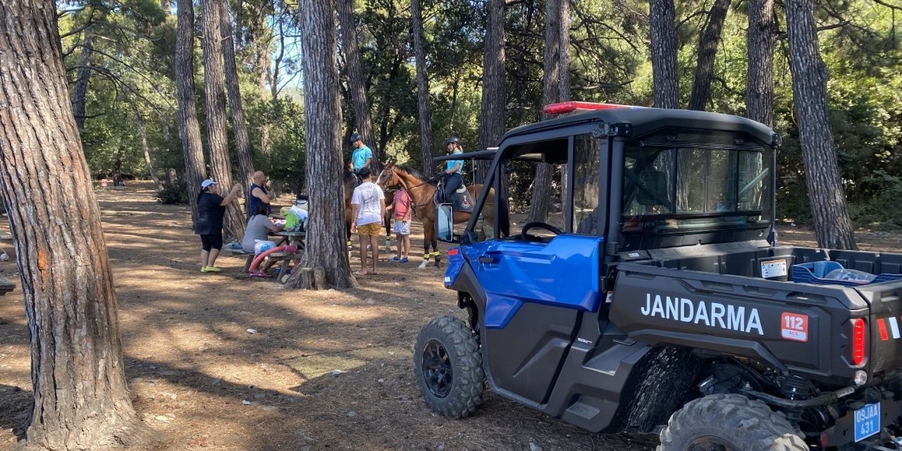 Jandarma ekipleri vatandaşları orman yangınlarına karşı uyardı