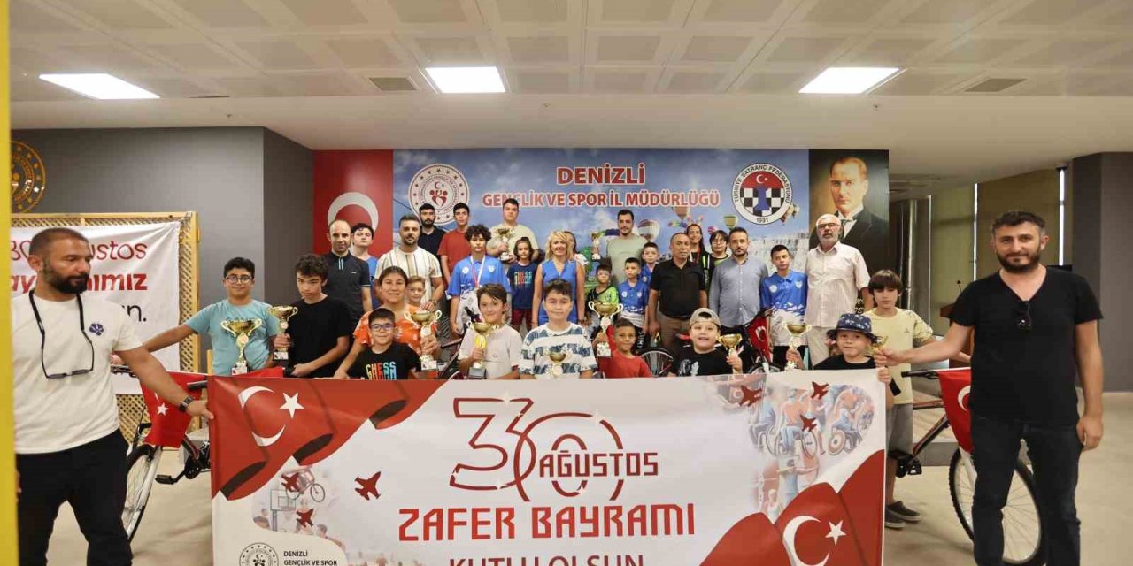 Merkezefendi Zafer Turnuvalarında şampiyonlar ödülendirildi