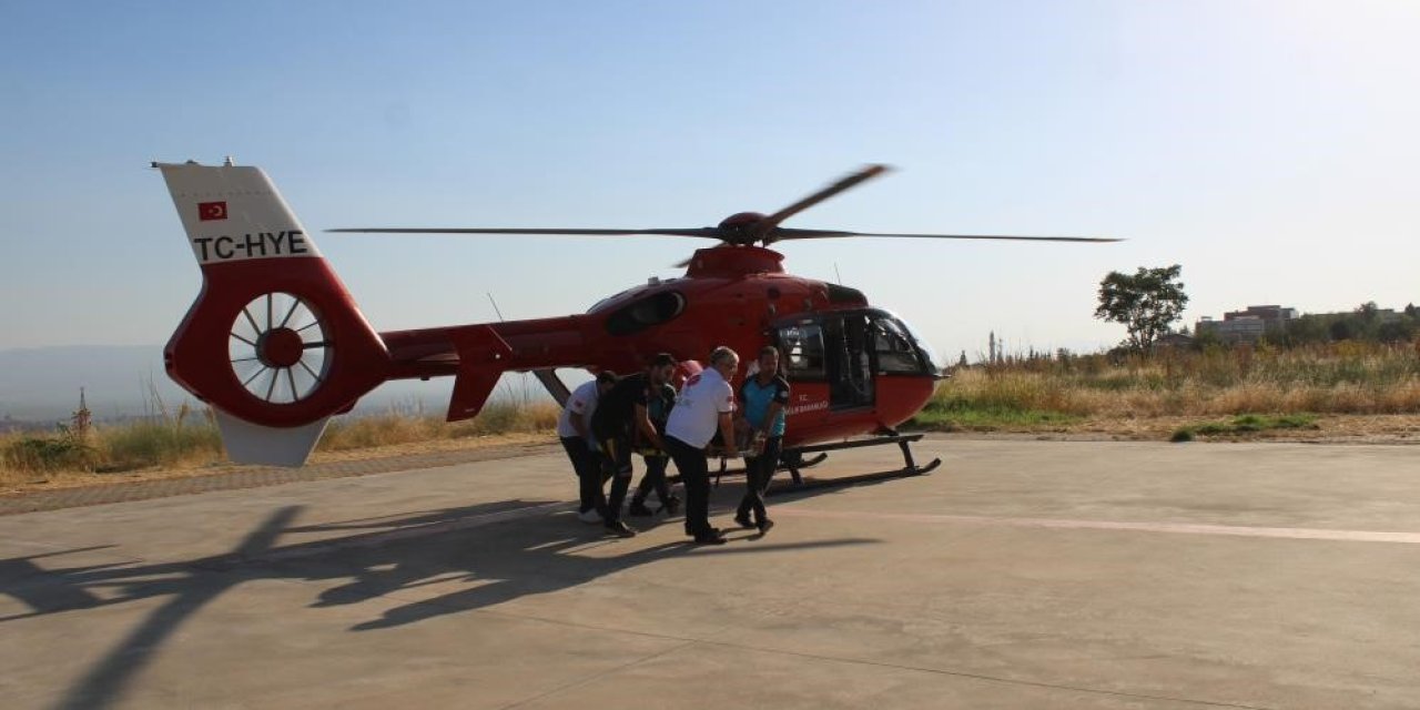 Ambulans helikopterle hastaneye kaldırılan minik Hamit yaşam savaşını kaybetti