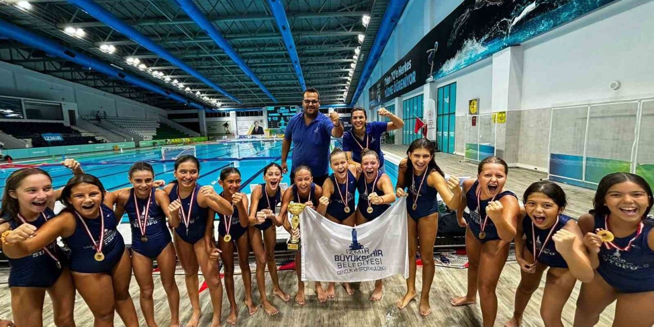 İzmir’in kızları Türkiye şampiyonu
