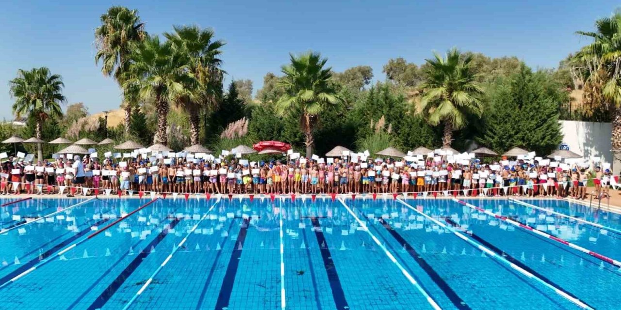 Çocuklar geleceğe kulaç atıyor