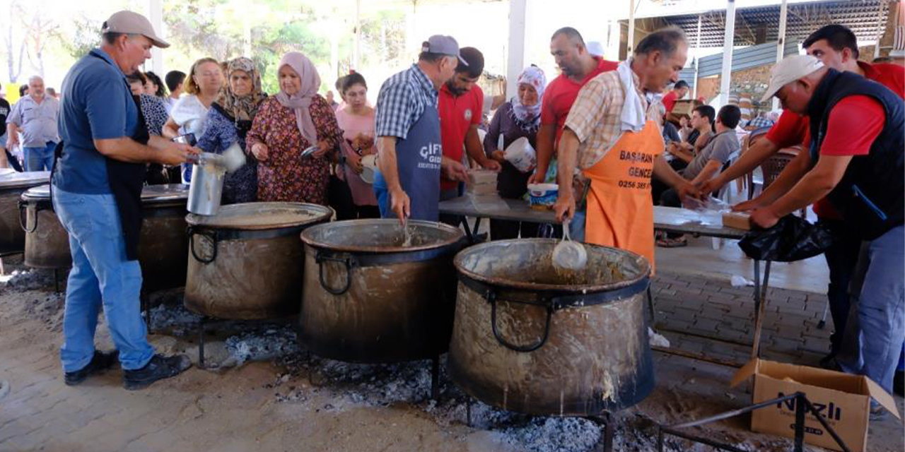 Horsunlu’da 16 kazan keşkek dağıtıldı
