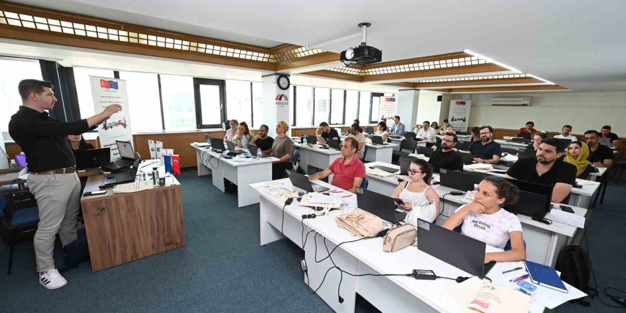 DTO’dan geleceğin mesleklerine yönelik eğitim seminerleri