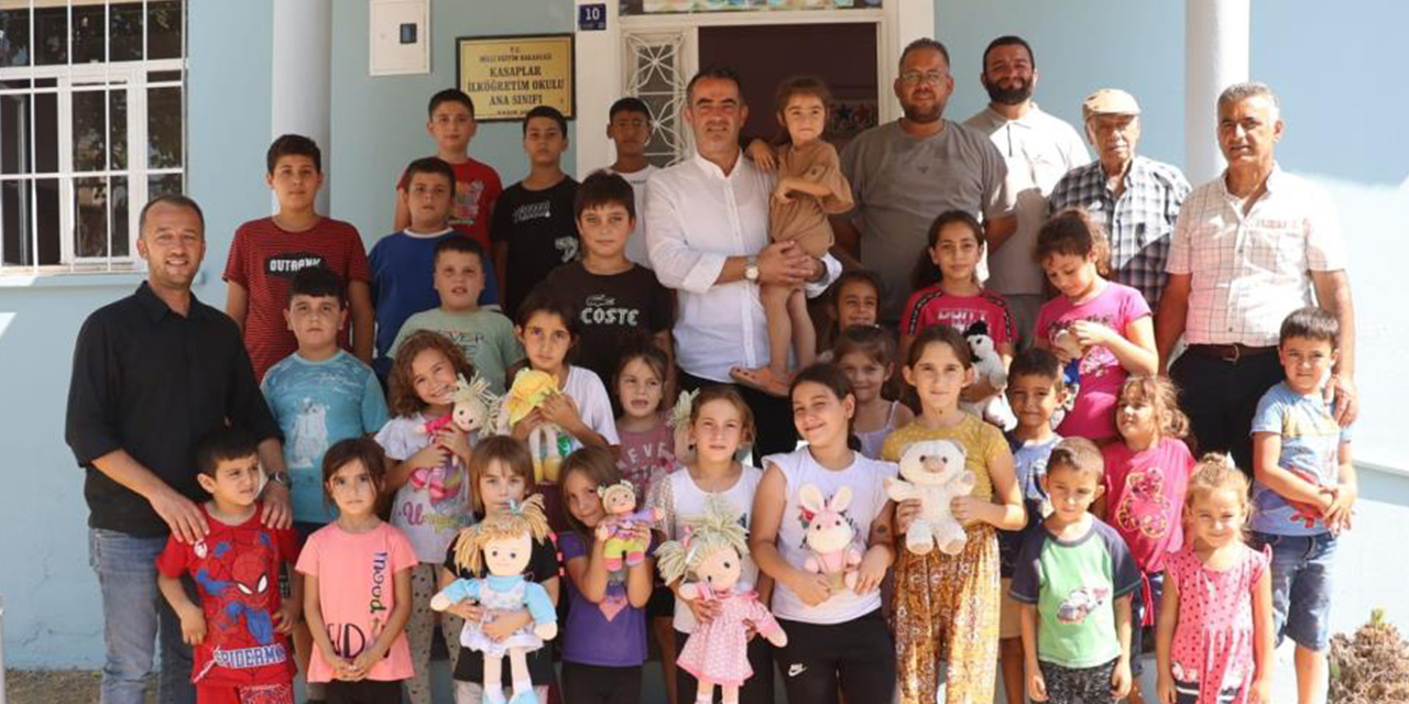 Başkan Arıcı, anaokulu öğrencilerinin yüzünü güldürdü