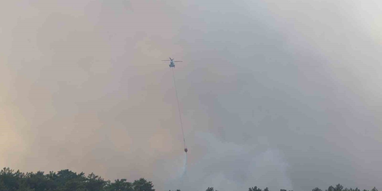 Yangına 9 helikopter, 6 uçak müdahale ediyor