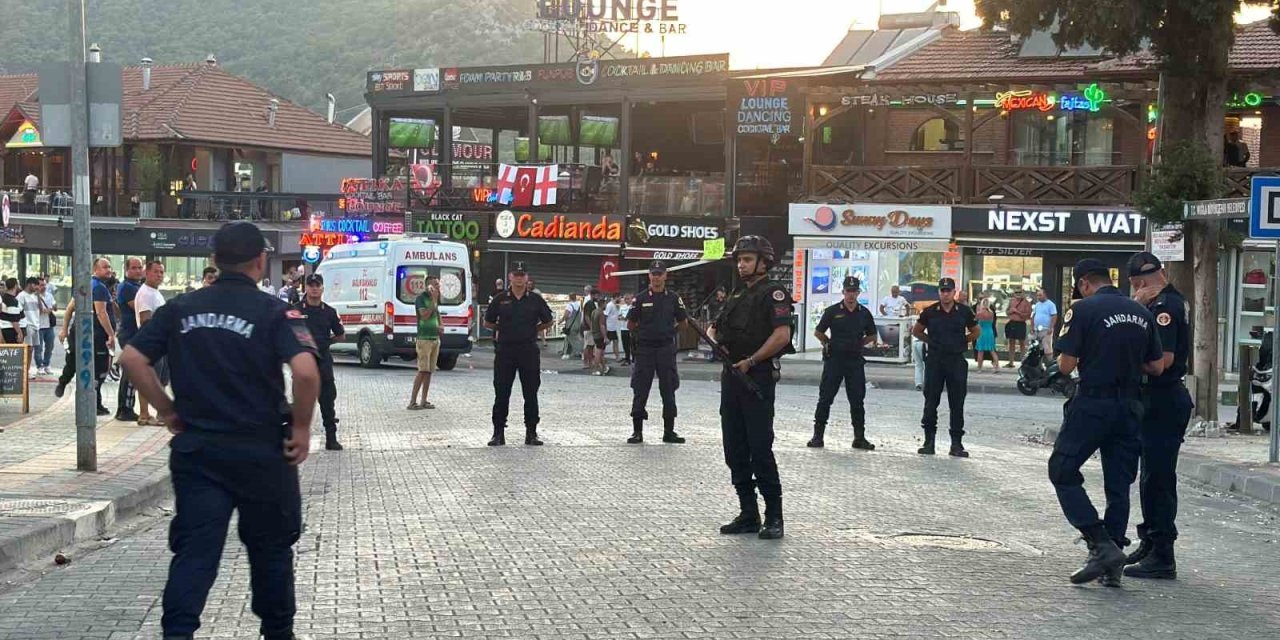 Fethiye’de silahlı şişeli taşlı kavga: 13 yaralı