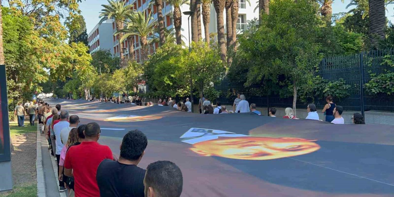 İzmir’in düşman işgalinden kurtuluşunun 102. yıl dönümü kutlandı