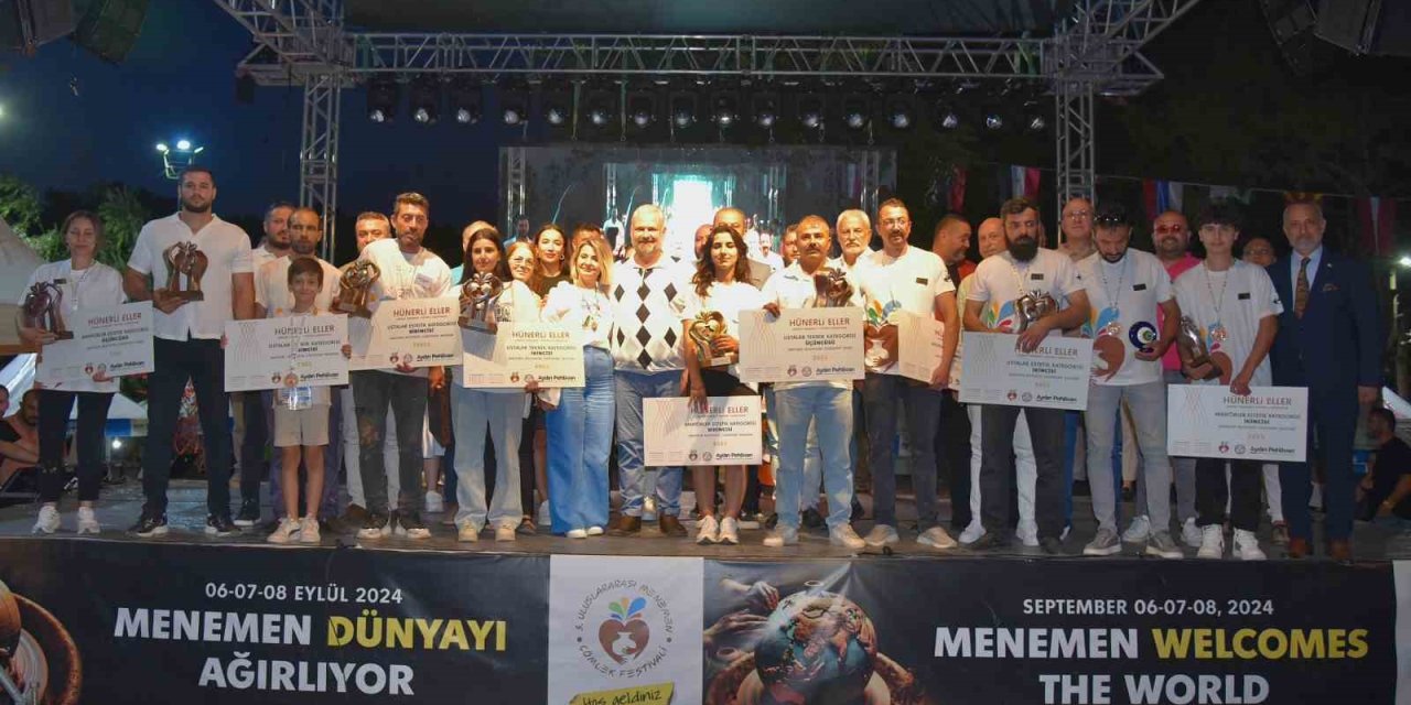 Başkan Pehlivan: “Bu gurur tüm Menemenli hemşehrilerimin”