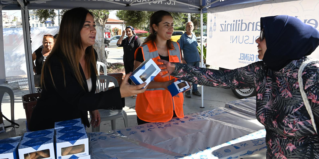 Kuşadası Belediyesi, Mevlid Kandili sebebiyle kandil simidi dağıttı