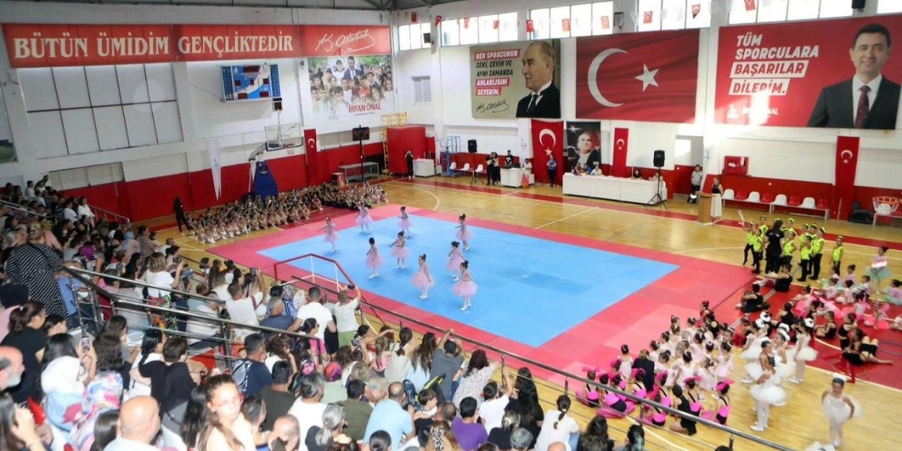 Bayraklı’da yaz spor okullarına büyük ilgi: 19 kursa 4 bin 200 kişi katıldı