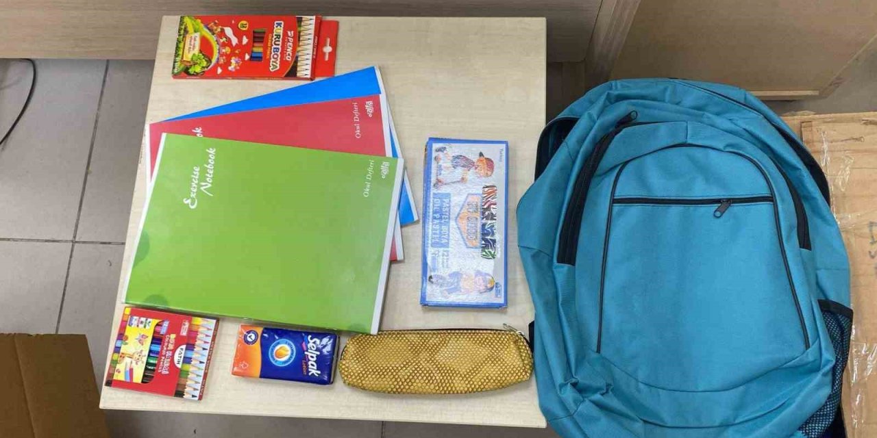 Bayraklı Belediyesinden öğrencilere kırtasiye desteği