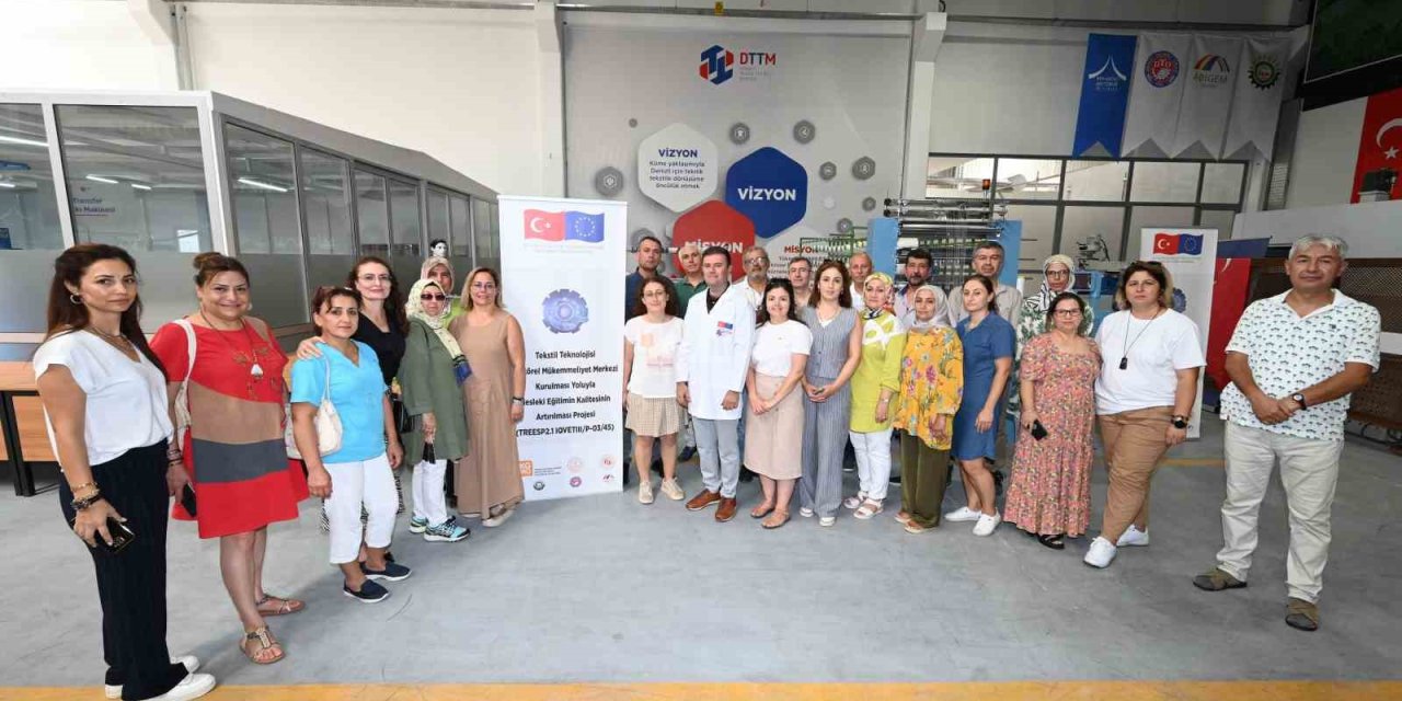 DTO Denizli Teknik Tekstil Merkezi tekstil teknolojisi öğretmenlerini eğitiyor