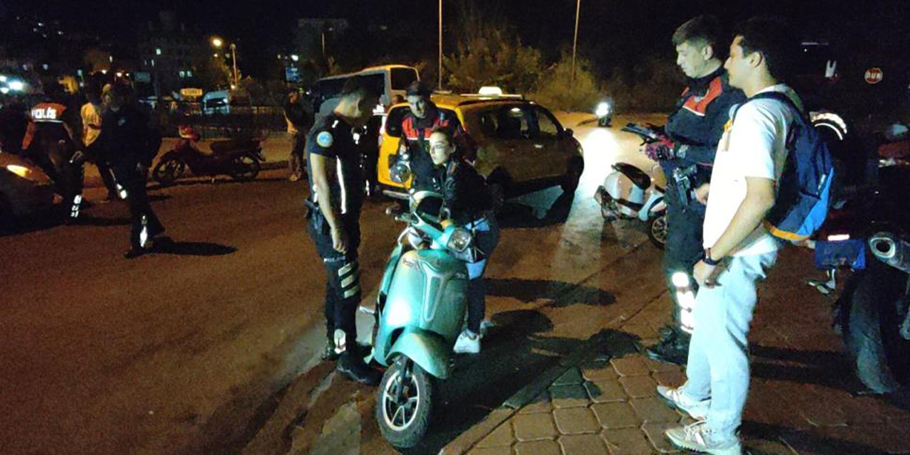 Kuşadası’nda Yunus timlerinin yaptığı şok uygulamalarında ruhsatsız silah ele geçirildi
