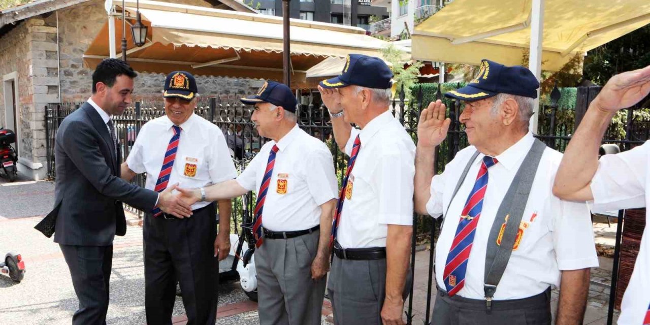 Başkan Önal: "Gazilerimize ve şehitlerimize minnet borçluyuz"