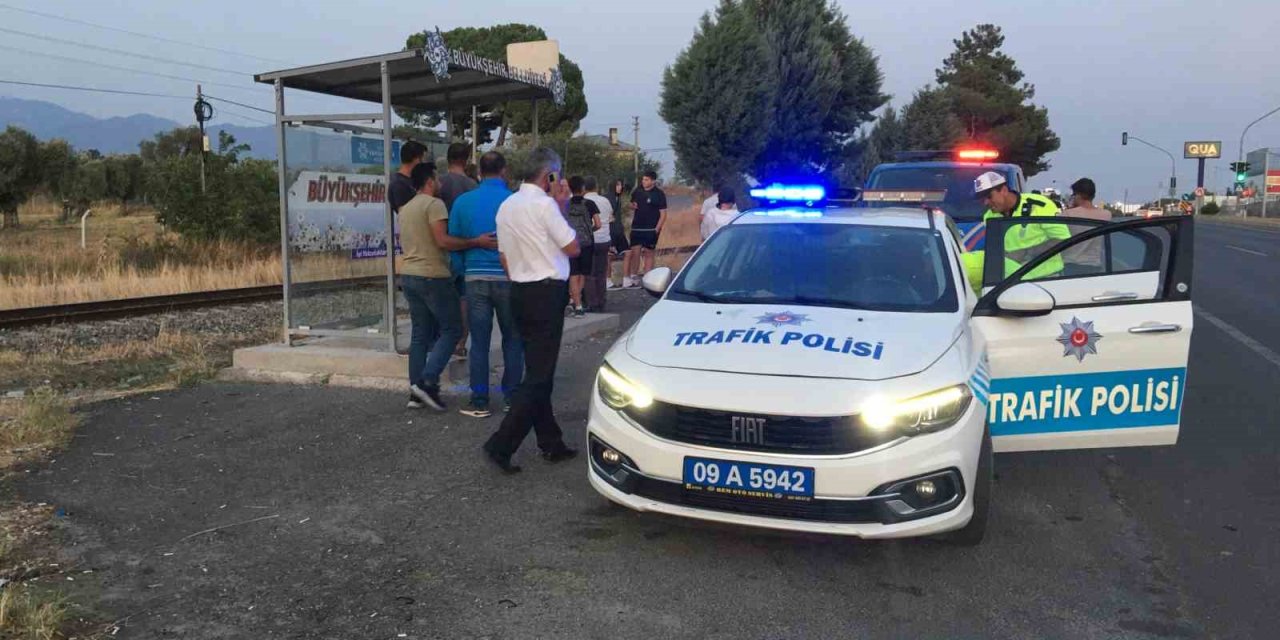 Trenin çarptığı kadın hastanede hayatını kaybetti