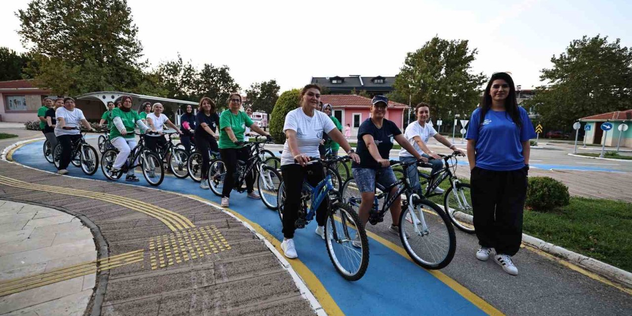 İlk defa bisiklete bindiler