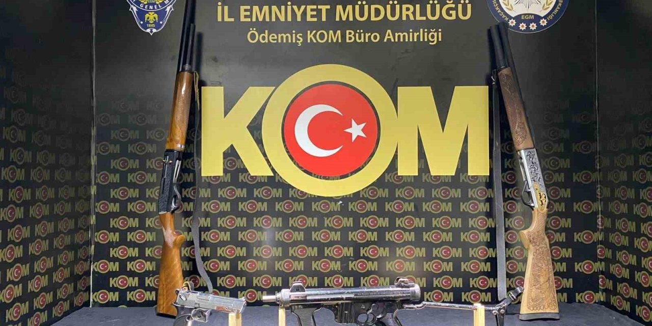 Silah tacirine operasyon: ’Uzi’ ele geçirildi