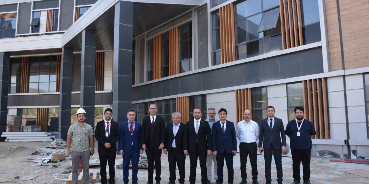 Yeni Çine Devlet Hastanesi, hizmet için gün sayıyor
