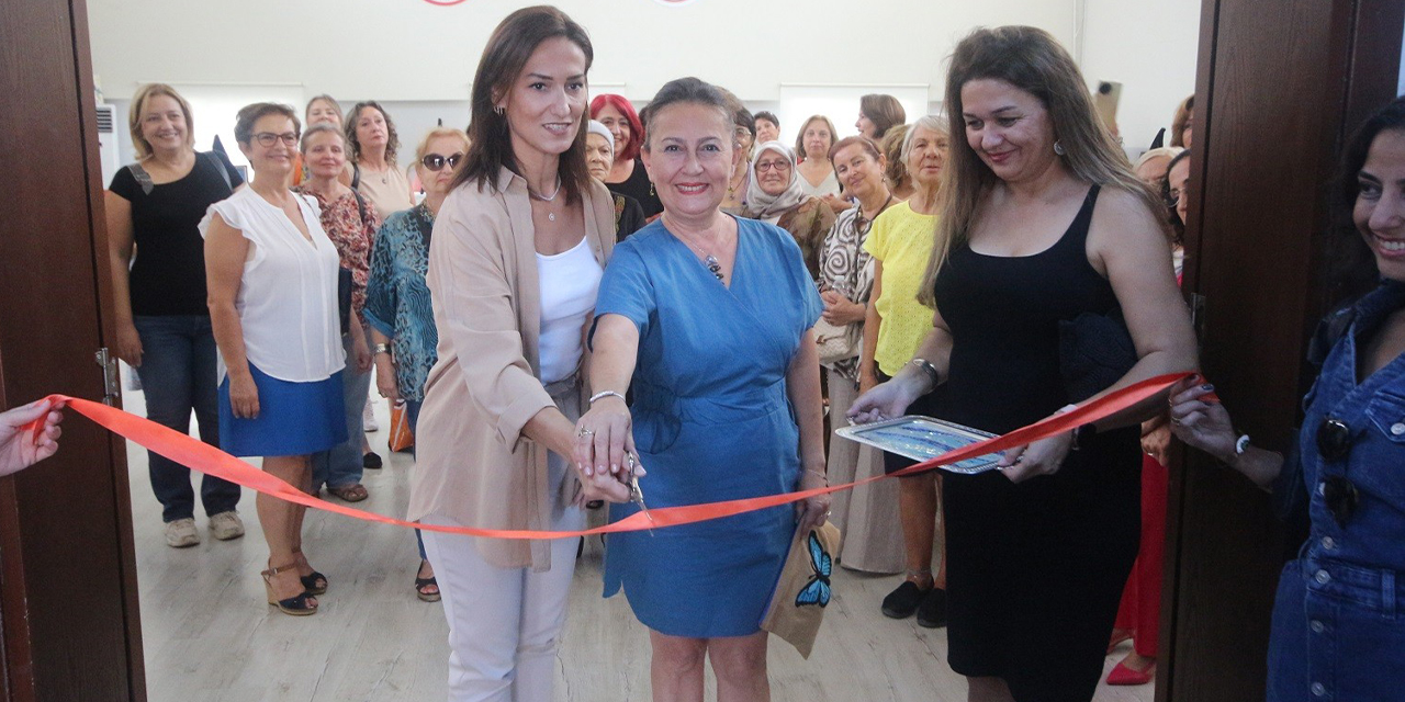 'KADIN 'Yeryüzünde Gördüğünüz Herşey Kadının Eseridir' Mozaik Sergisi açıldı