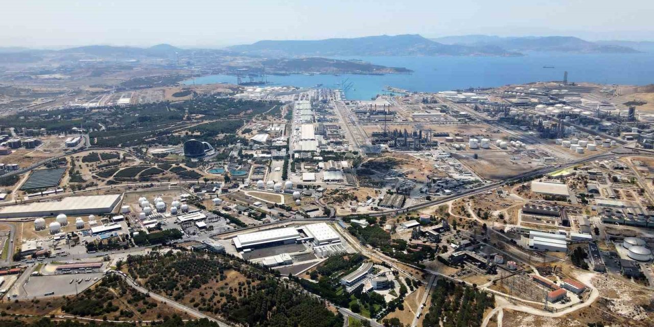 Aliağa Limanları zirvedeki yerini güçlendiriyor