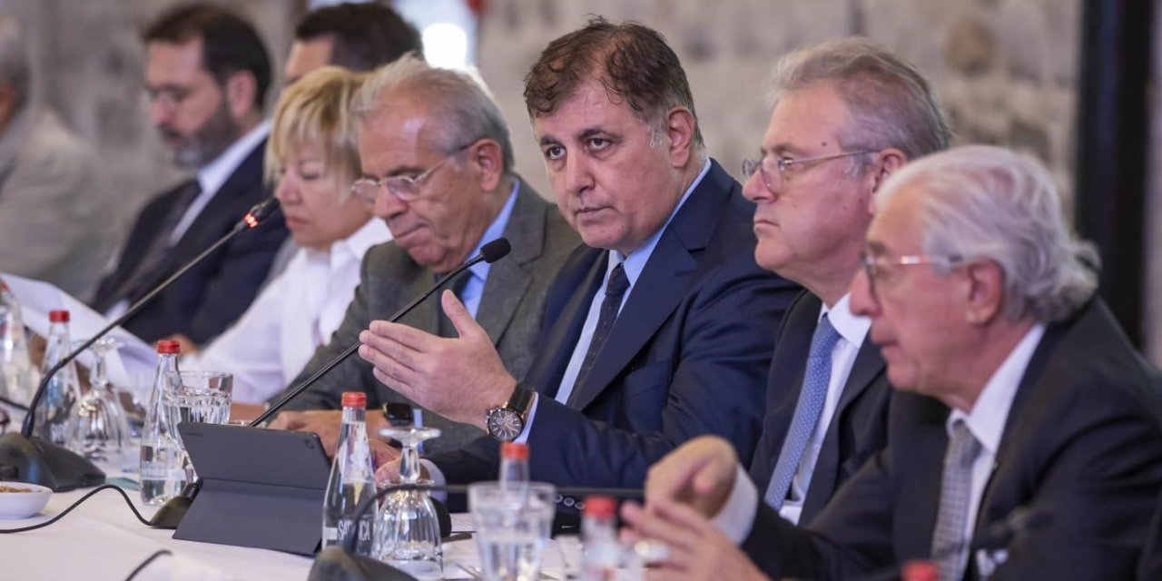 Başkan Tugay: "Bütün dünya dursa da biz durmayacağız"