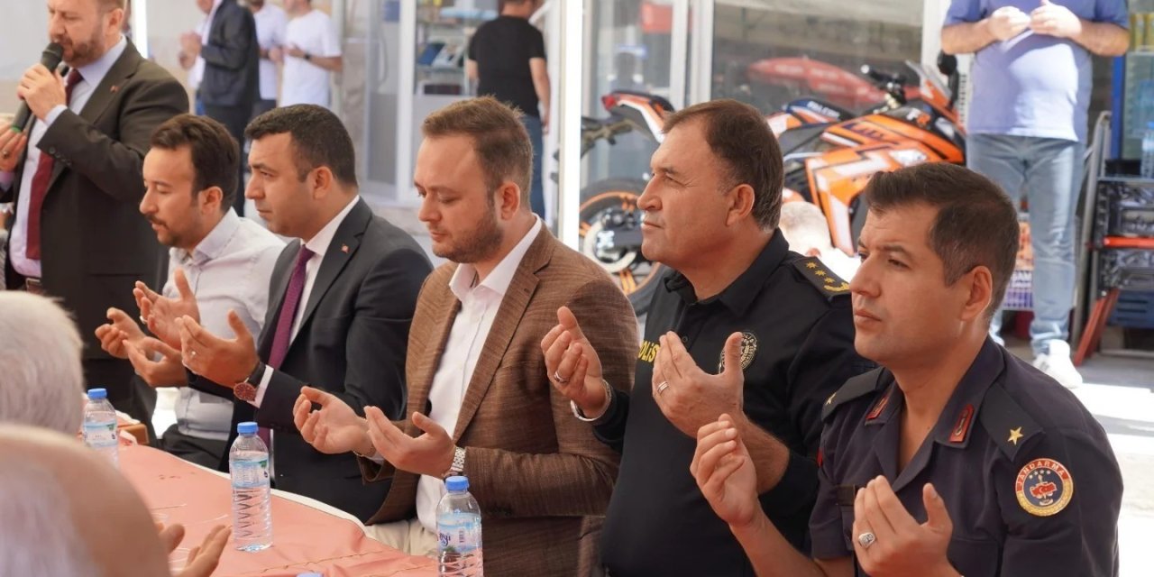 Çivril Emniyeti şehit polisler için lokma hayrı yaptı