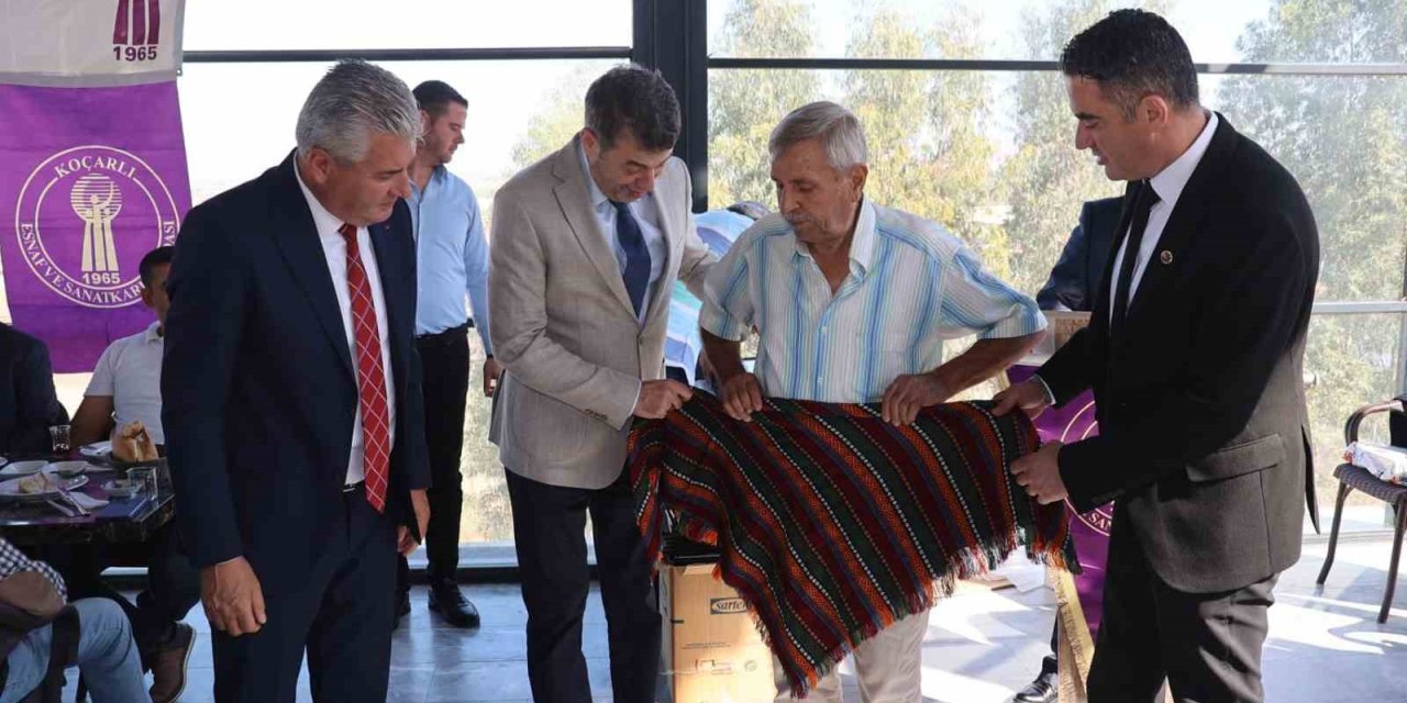 Başkan Arıcı, yılın ahisine şed kuşattı