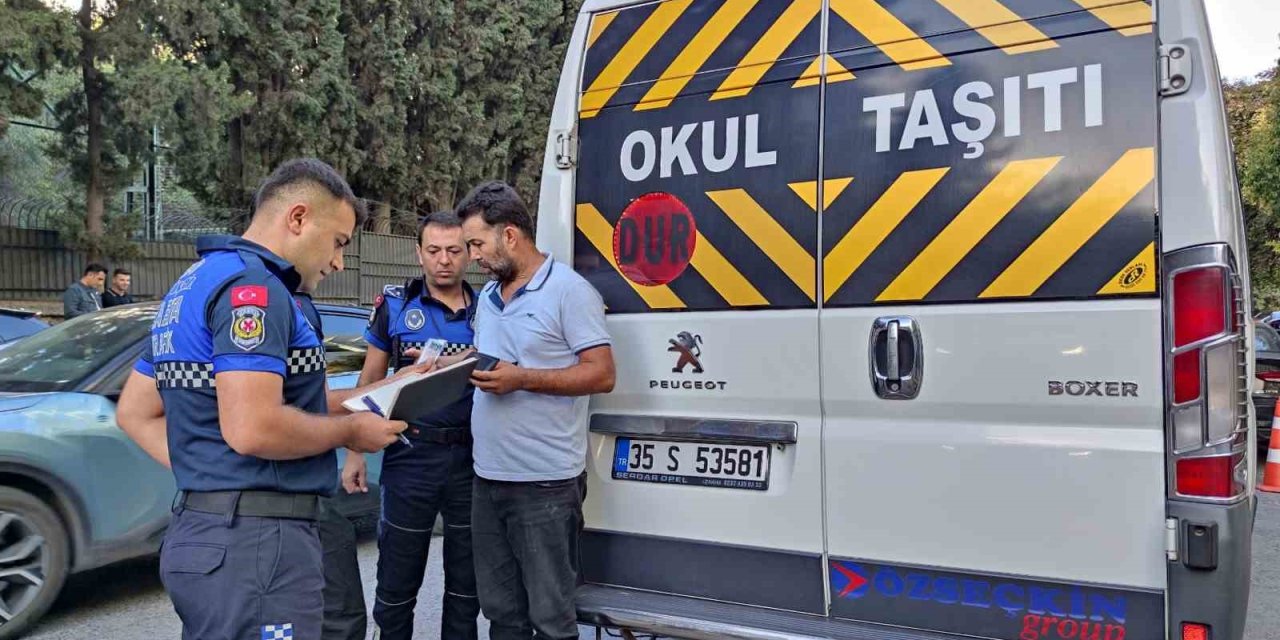 İzmir’de zabıtadan servis araçlarına sıkı denetim