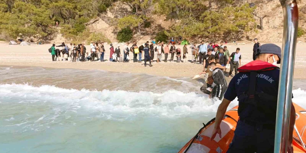 Cennet koyda 49 düzensiz göçmen yakalandı