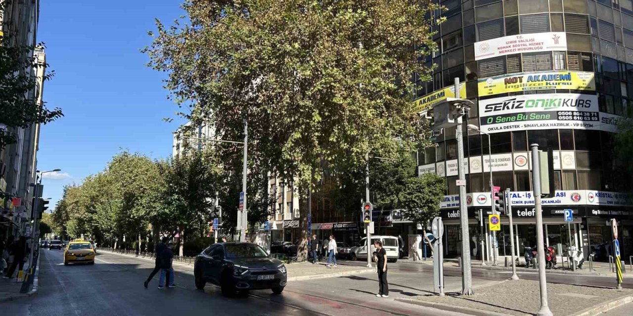 İzmir Karaburun açıklarında 4,0 büyüklüğünde deprem