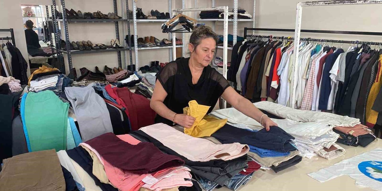 Söke’deki ihtiyaç sahipleri için ‘Giysi Bank’ hizmete devam ediyor