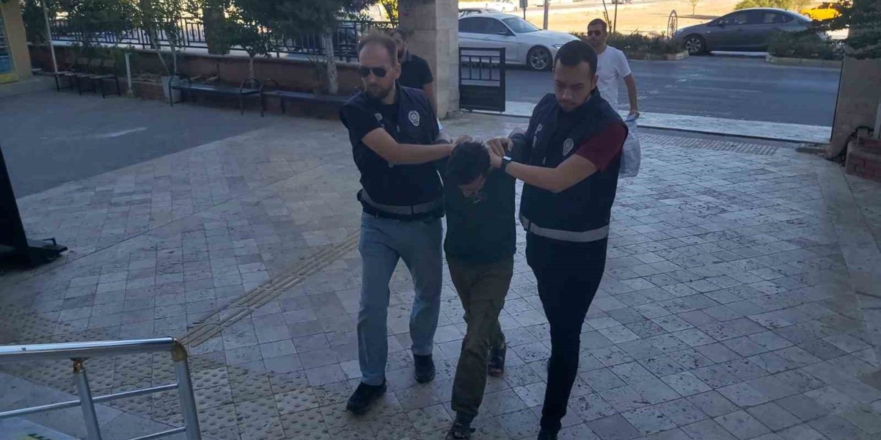Boşandığı eşini evinin önünde öldüren eski koca tutuklandı