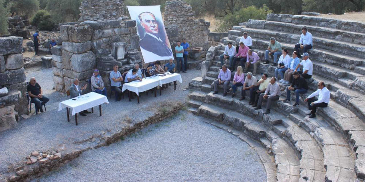 Bin 900 yıllık tarihi meclis, yeniden canlandı