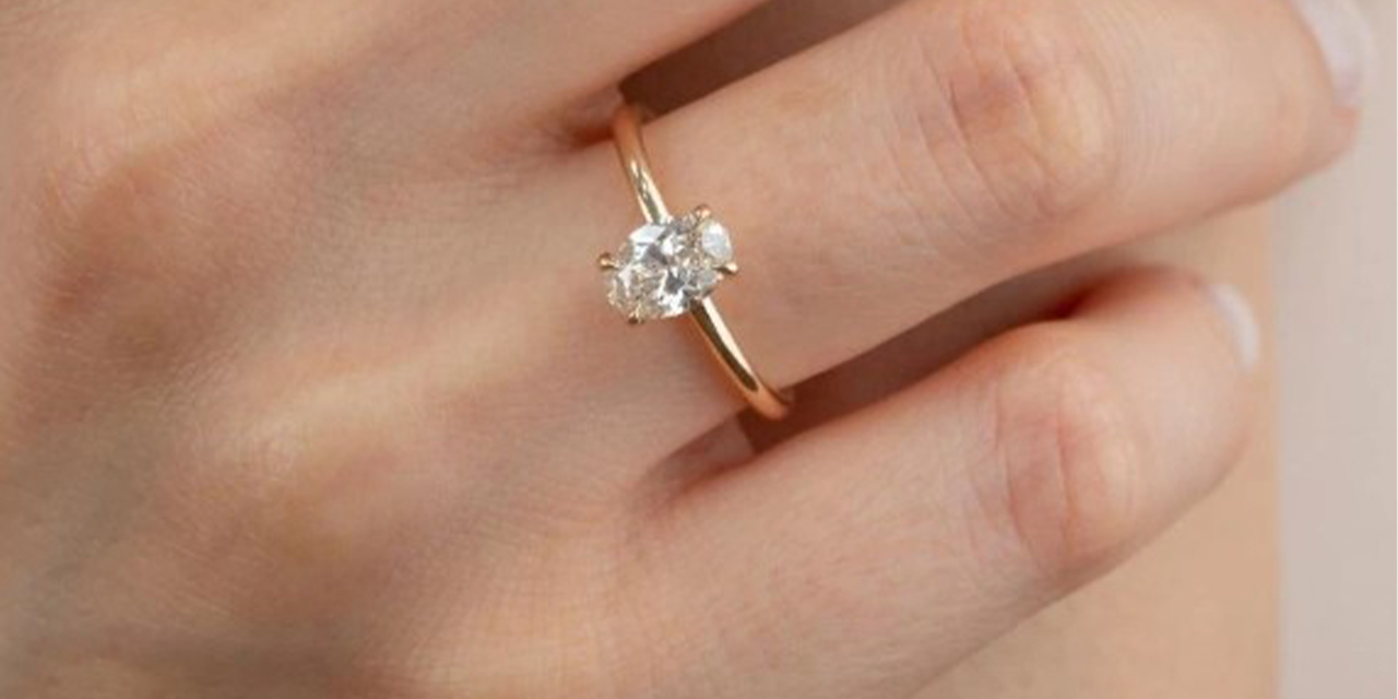 Zarif ve göz alıcı oval tektaş yüzükleri keşfedin