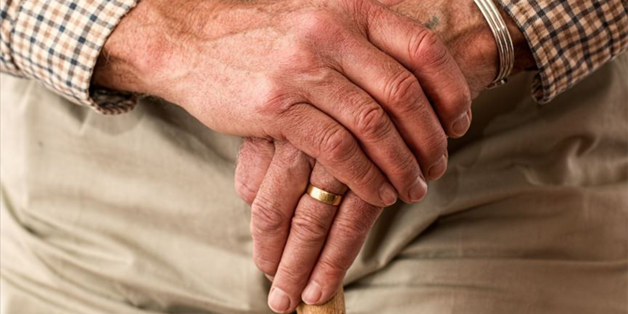Yalnızlık yaşlı bireylerde ciddi sorunlara neden olabiliyor!