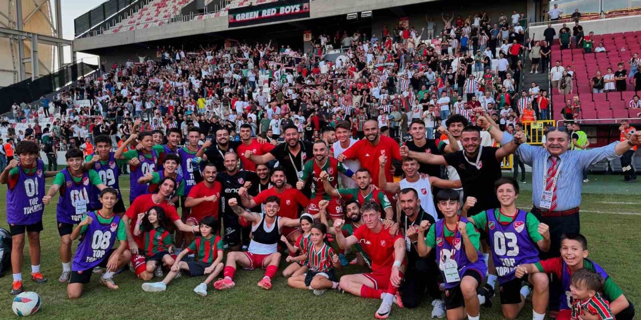 Karşıyaka yoluna yenilgisiz devam ediyor