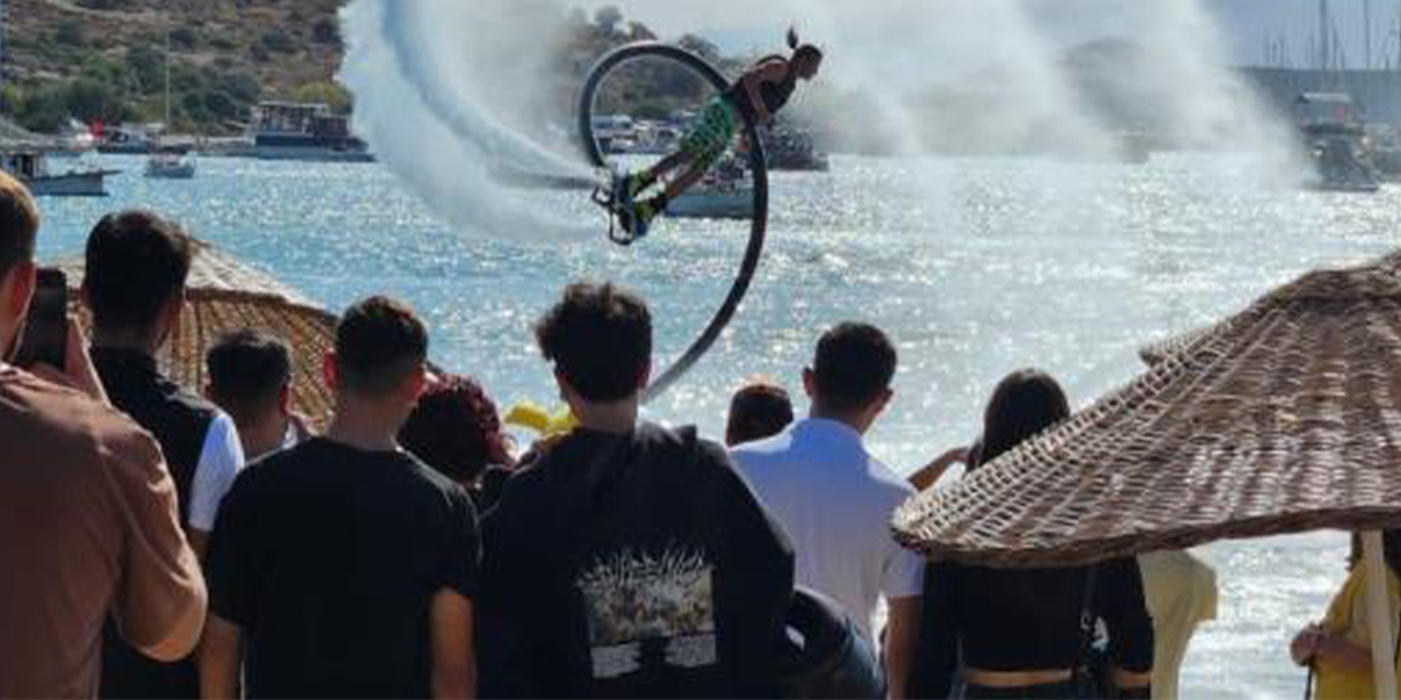 Turistler yüzerken sürprizle karşılaştı