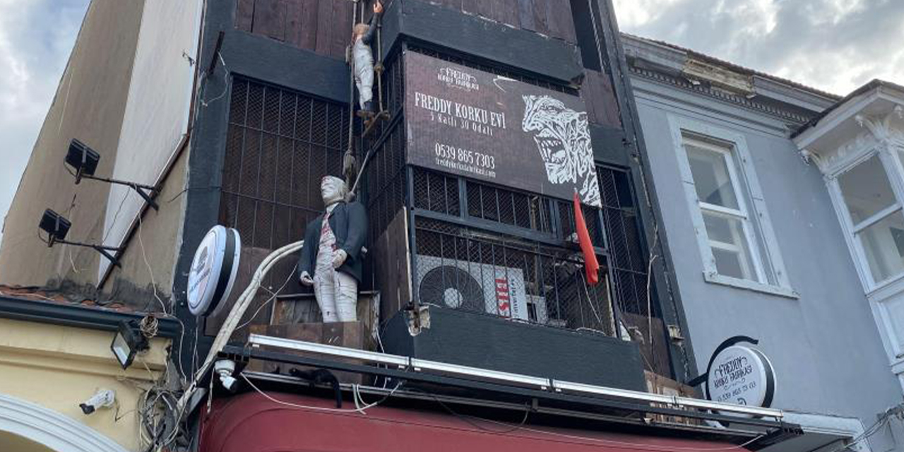 Korku evleri önündeki tasvirler toplanıyor