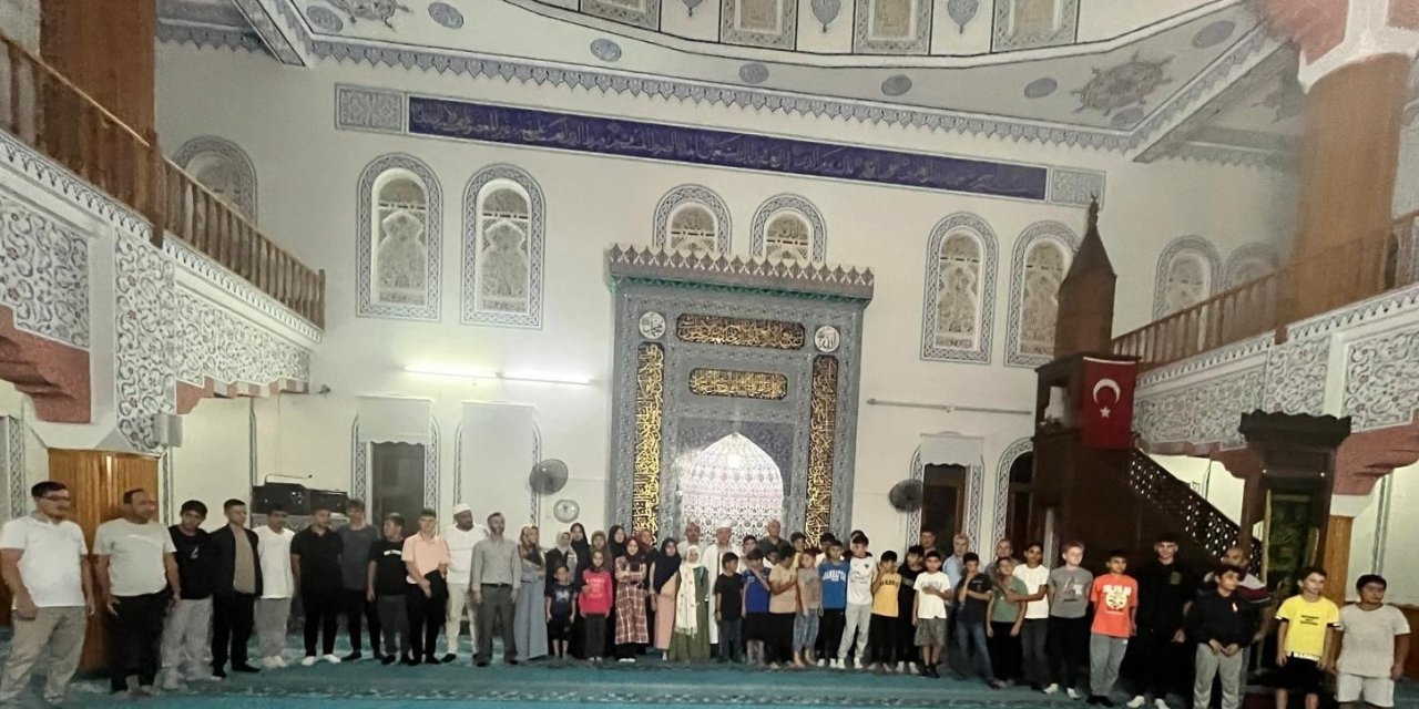 Köyceğiz’de gençler şehitler ve mazlumlar için dua edildi