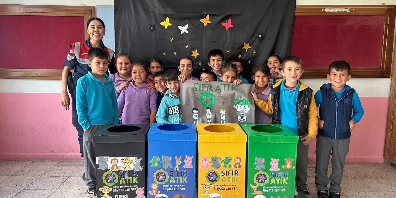 Jandarma ekipleri Kuyucaklı minikleri bilgilendirdi