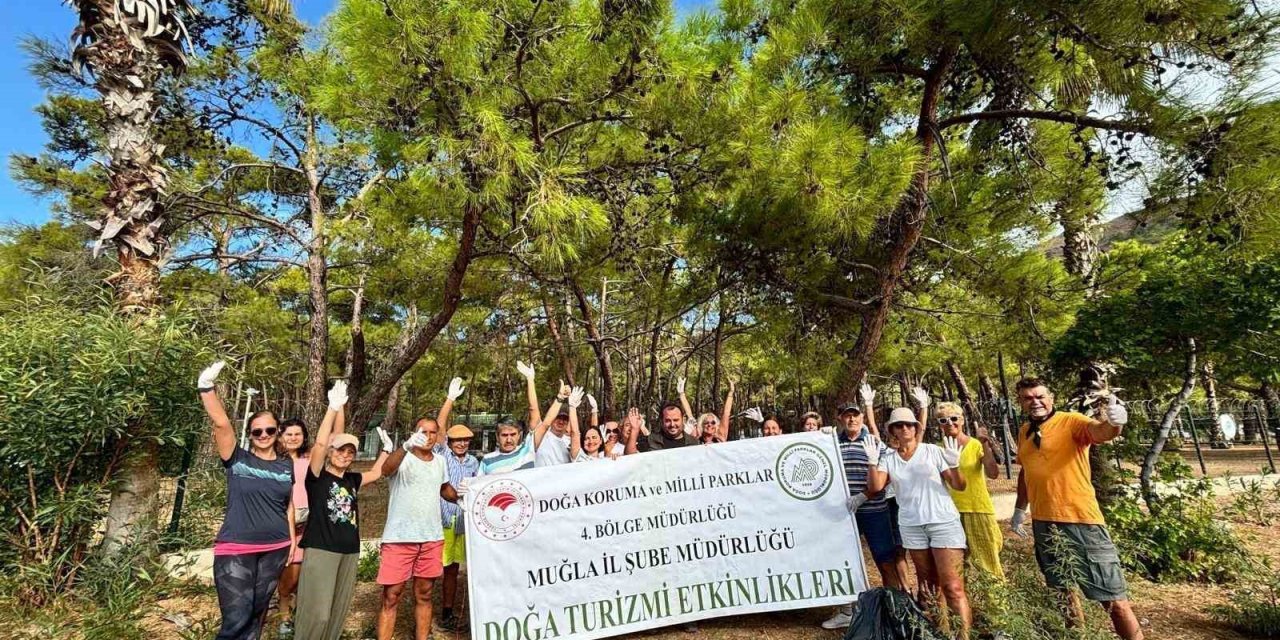 Datça Kovanlık Tabiat Parkı’nda doğa yürüyüşü ve çevre temizliği etkinliği düzenlendi