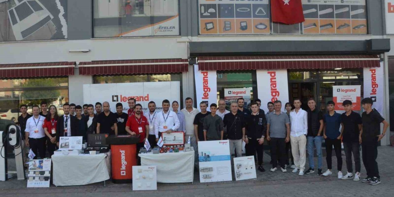 Geleceğin elektrikçi ustalarına sektördeki yenilikler tanıtıldı