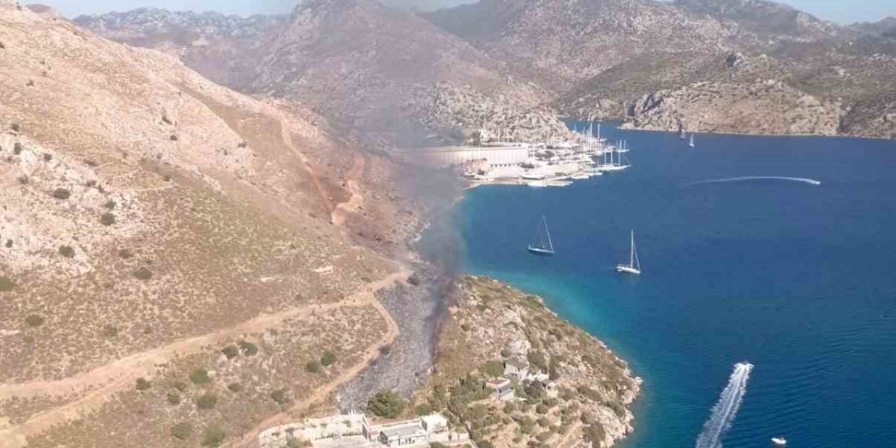 Marmaris’te makilik alanda yangın