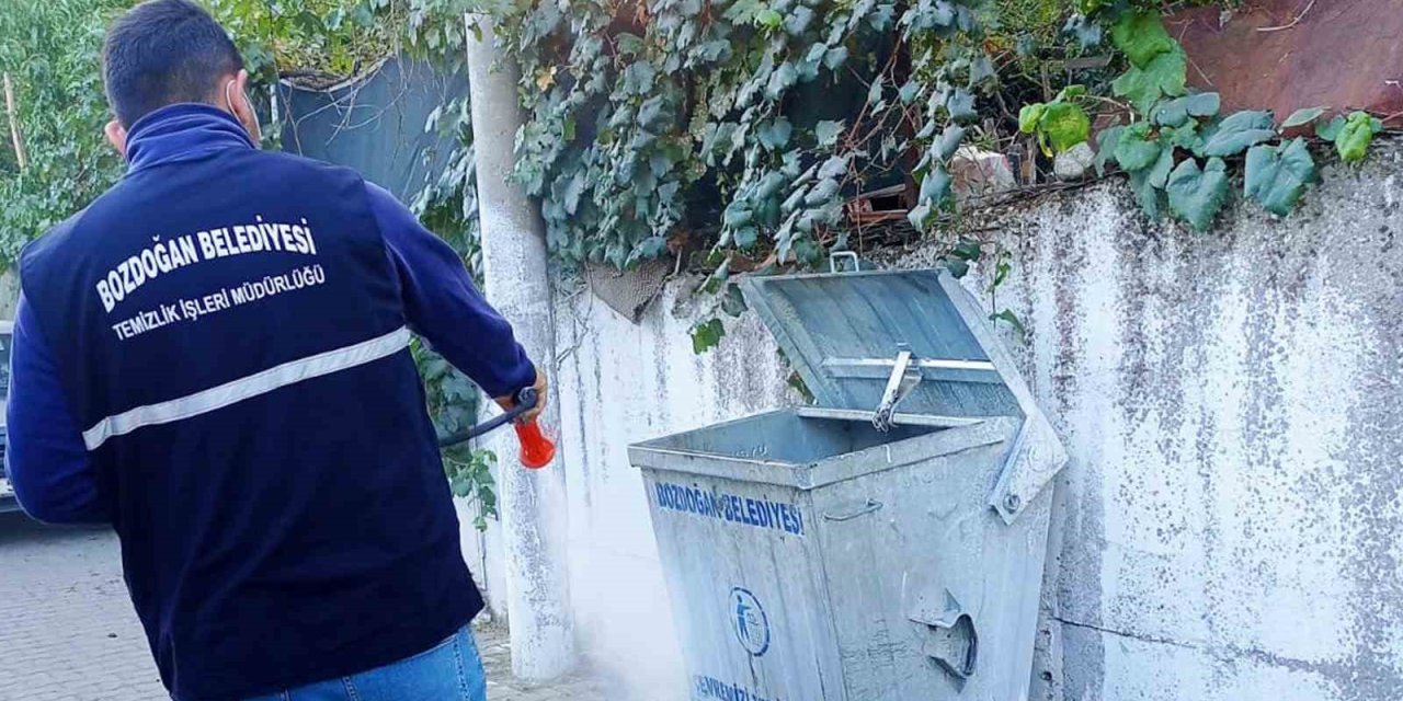 Bozdoğan Belediyesi’nden çöp konteyneri temizliği çalışmaları devam ediyor