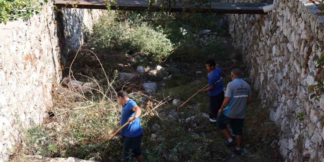 Marmaris’te dere yatakları kışa hazırlanıyor