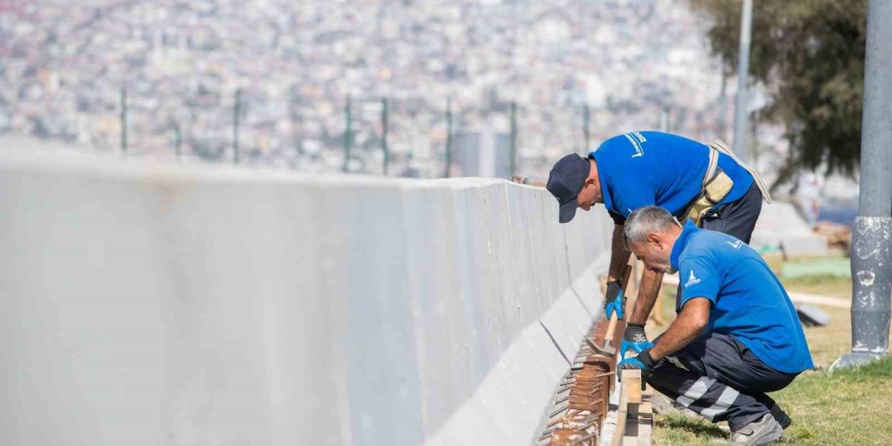 Kordon’da deniz taşkınlarını önlemek için yoğun tempo