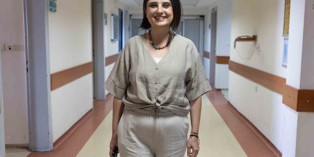 Öğretim üyesinin kendi kendine elle muayenesi hayatını kurtardı